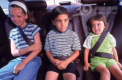 出游时如何防范宝宝晕车?