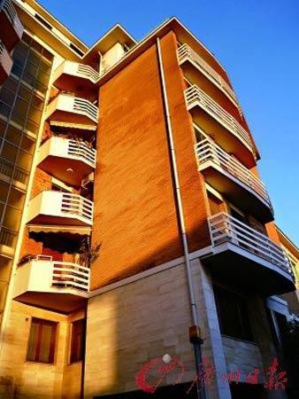 比萨也有一些四、五层的小房子。